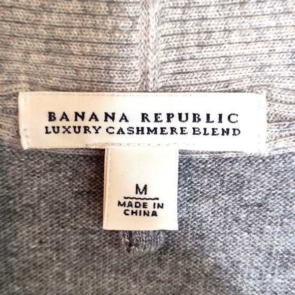 Banana Republic Luxury Cashmere Blend Gray Long Sleeve Sweater size M - Picture 2 of 11